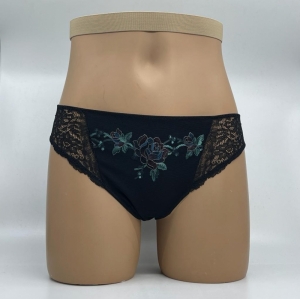 Dahlia black