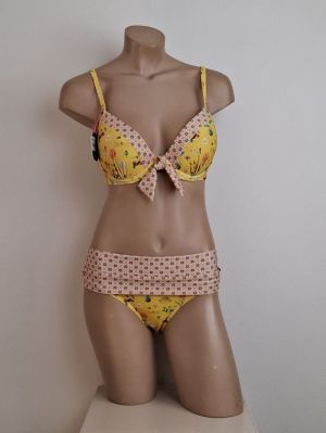 Laura Pearest yellow