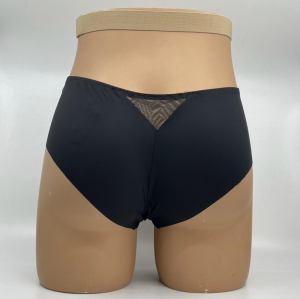 Montaigne black